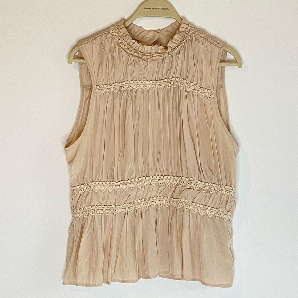 Anthropologie Moon River Sleeveless lace top